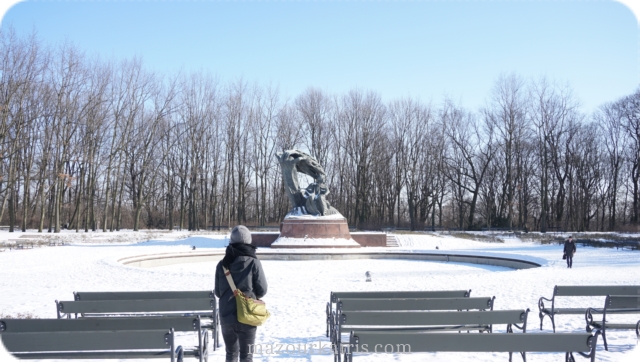 ポーランド観光個人ガイドワジェンキ公園ショパン像