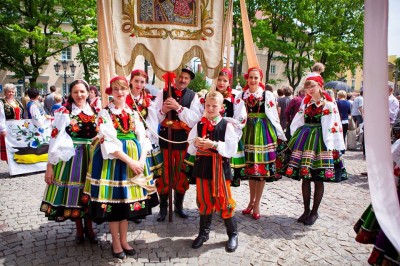 ポーランドワルシャワ観光おすすめブログ民族衣装ウォヴィチ